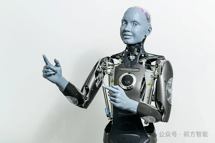 波兰机器人公司Clone Robotics即将推出“硅基人类”：兼具仿生外观和液压驱动的人形机器人Clone Alpha
